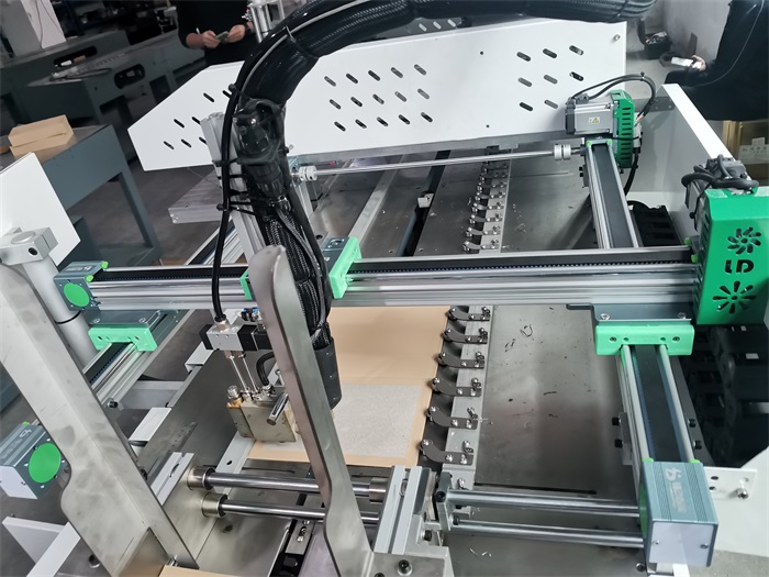 書性盒包裝設(shè)備